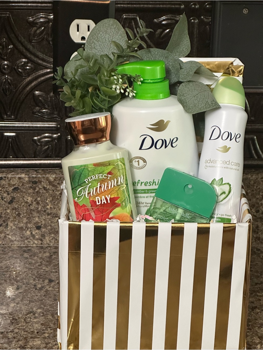 Bath & Body Works Green and White Gift Trio with Gold Accents